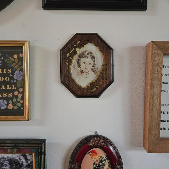 3 For 55 👍🫶 Vintage Mid-Century Child Print in Ornate Wood & Brass Frame - Picture 2 of 6